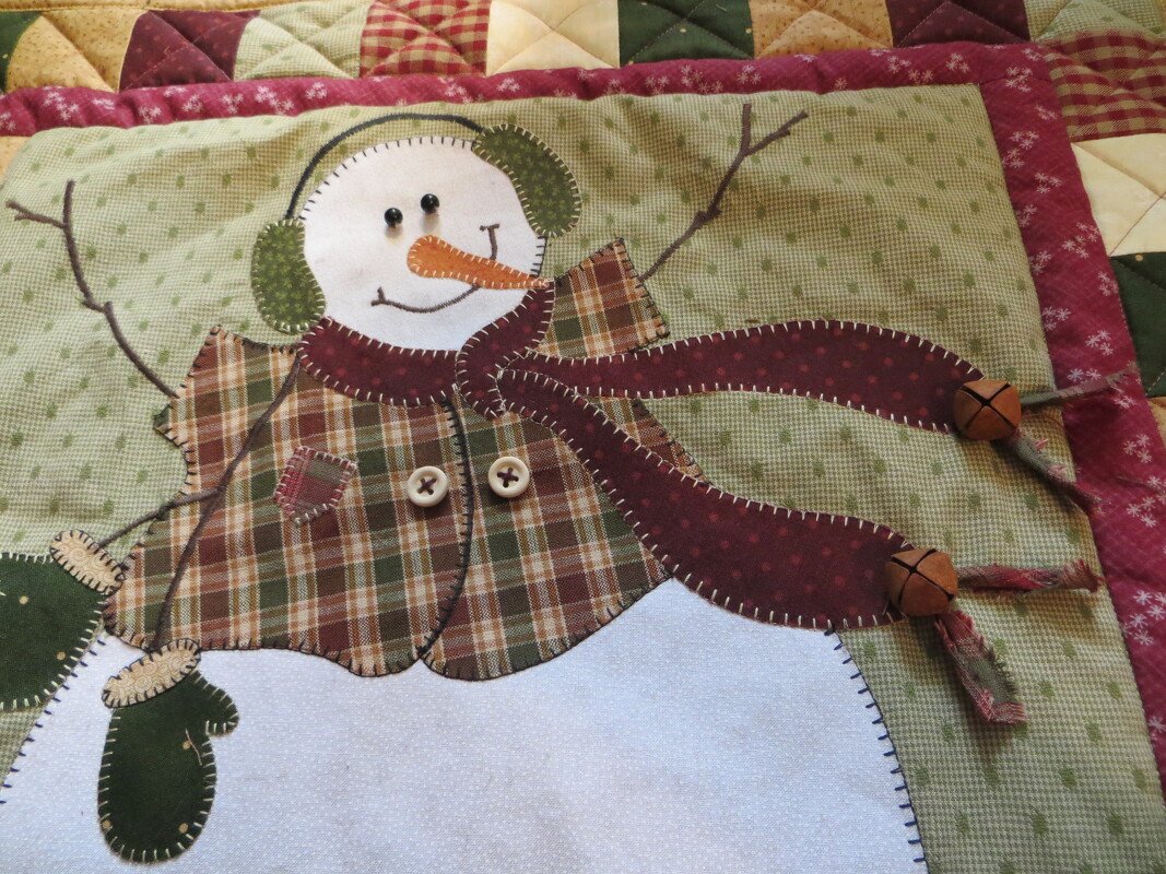 Patchwork Kniedecke  "Dreaming of a white Winter" - Bild 2