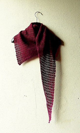 Gehäkeltes Lace-Tuch "Feathery"