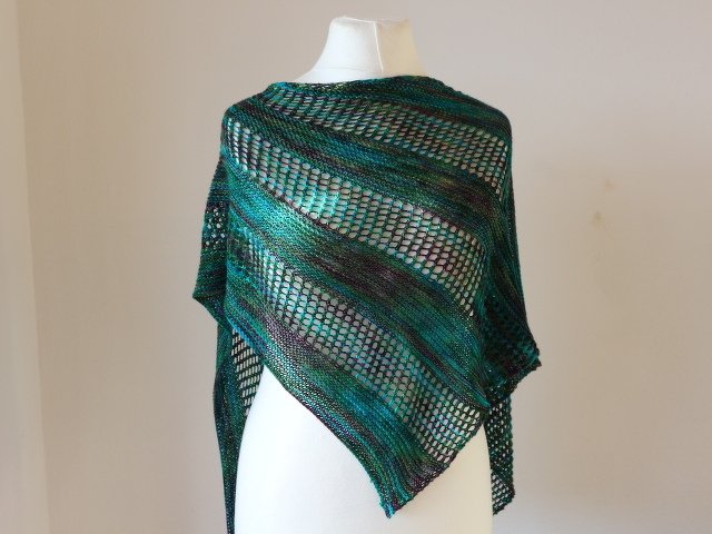 Knitting pattern shawl "Soraya"