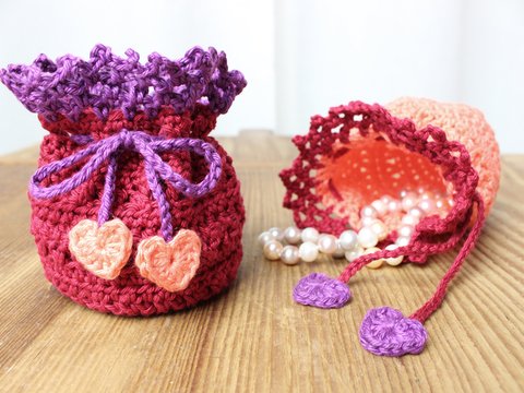 Geschenkbeutel, Schmucksäckchen "Herzallerliebst" - Häkelanleitung