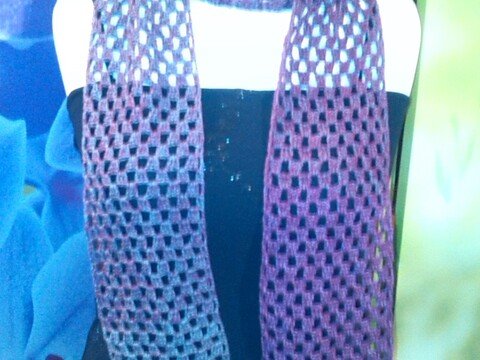 Einfacher Zierschal - ein Accessoire passend zu jeder Kleidung