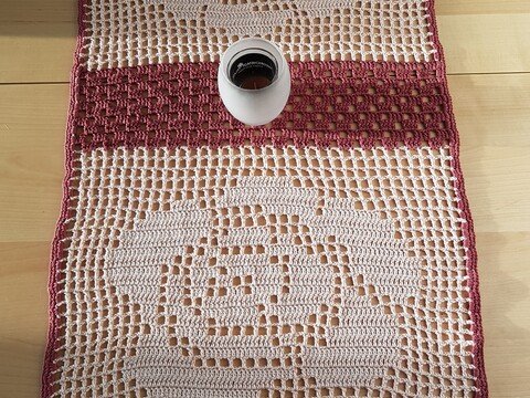 Häkelanleitung Tischläufer "Rose"