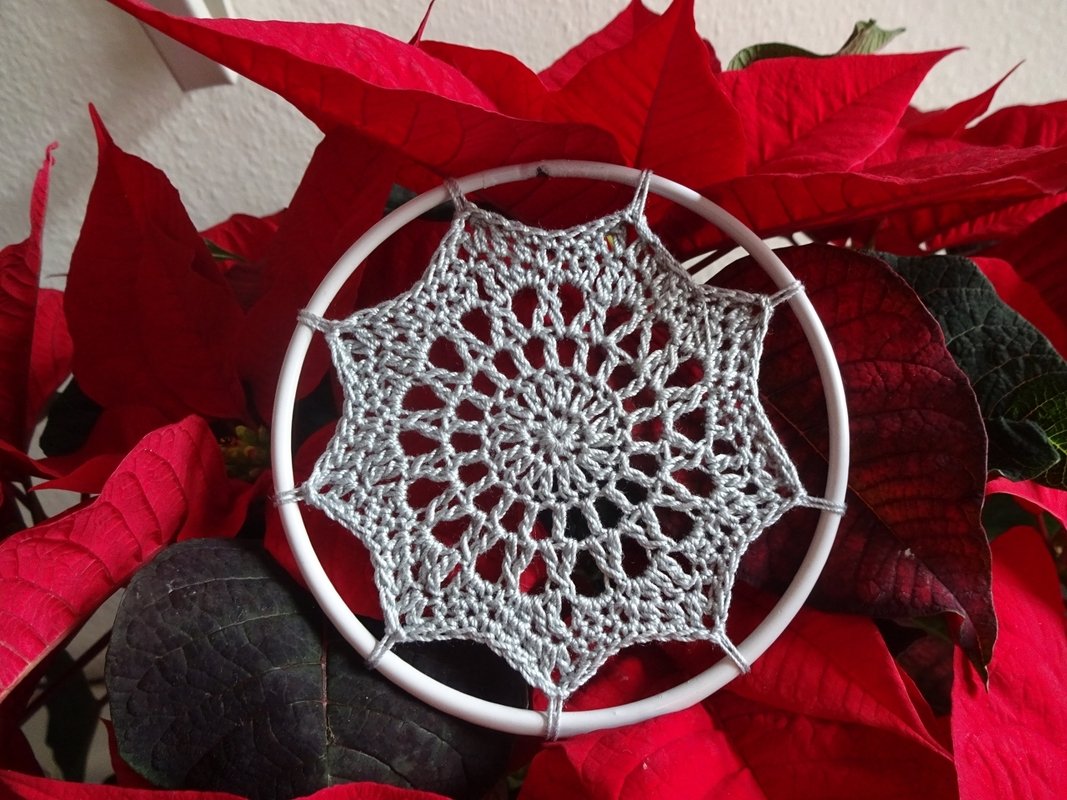 Häkelstern im Drahtring