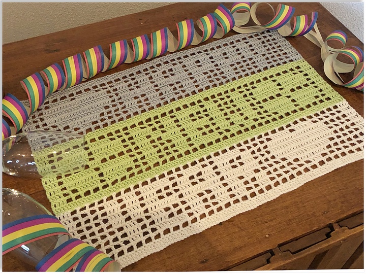 Häkeln / Platzdeckchen / "Happy New Year"