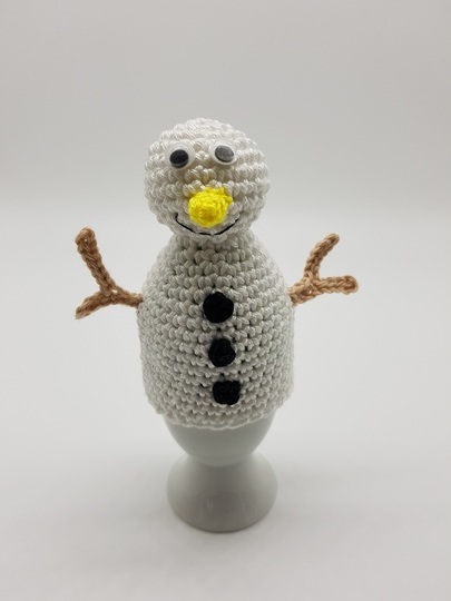 Schneemann Eierwärmer Häkelanleitung