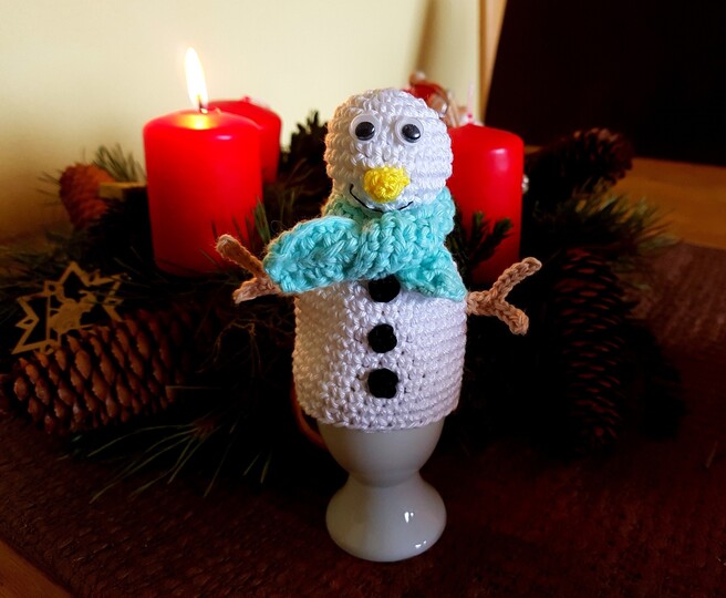 Schneemann Eierwärmer Häkelanleitung