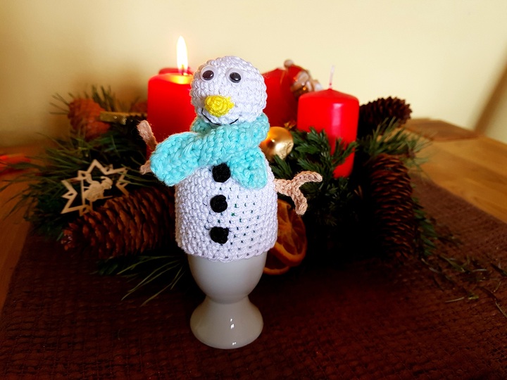 Schneemann Eierwärmer Häkelanleitung
