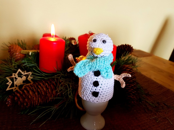 Schneemann Eierwärmer Häkelanleitung