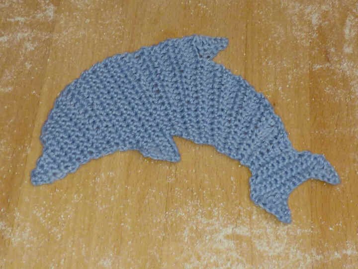 Häkelanleitung für eine Delfin-Applikation, Aufnäher