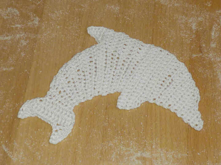 Häkelanleitung für eine Delfin-Applikation, Aufnäher