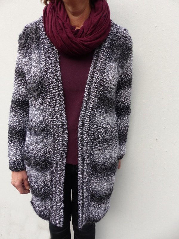 Strickanleitung, Longjacke mit Perlmuster und Zöpfen - Bild 2