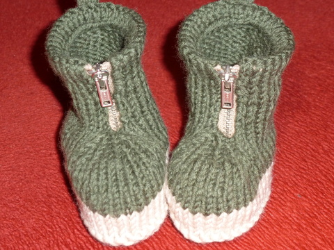 Stiefelette mit Reißverschluss für Babys  oliv/beige  gestrickt