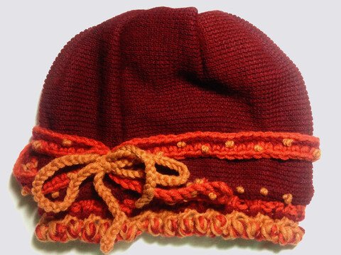 Mütze aus Stoff mit bisschen Strickarbeit schnell gefertigt werden