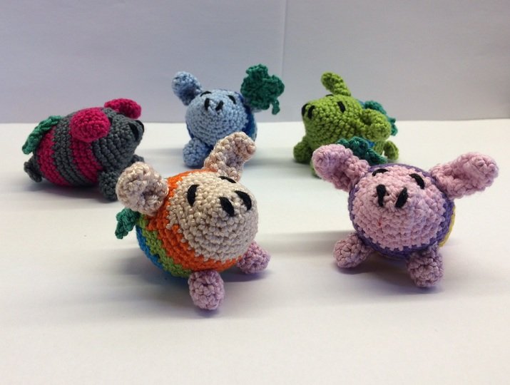 Häkelanleitung für kleine Glücksschweinchen