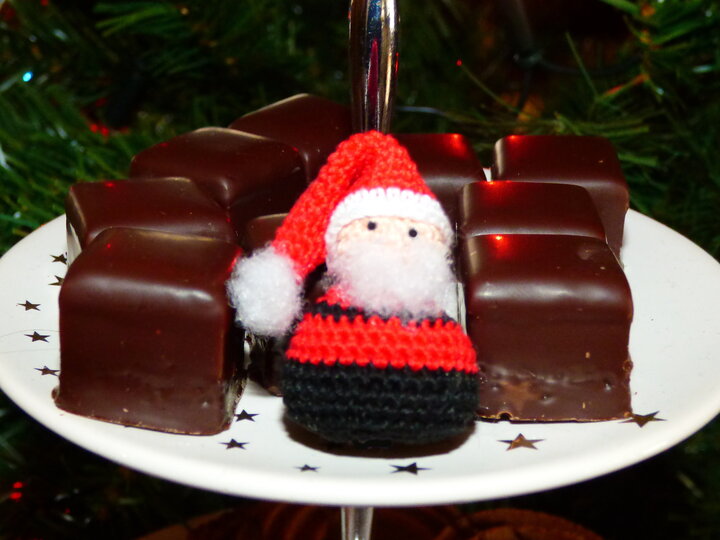 Häkelanleitung Mini Weihnachtsmann