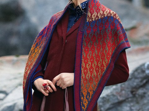 Strickanleitung Dreieckstuch Marte mit Jacquardmuster