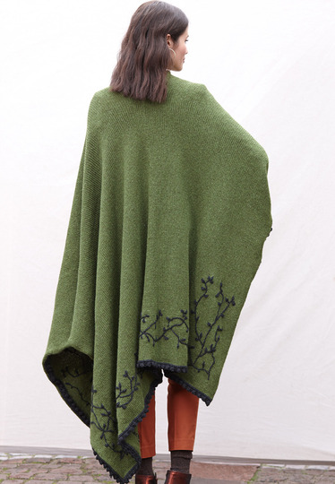 Strickschal Dagy mit Stickerei