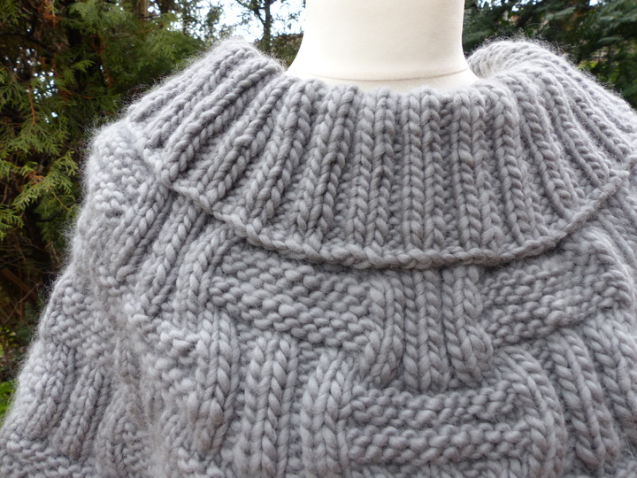 Strickanleitung Cape "Reise nach Brüggen"