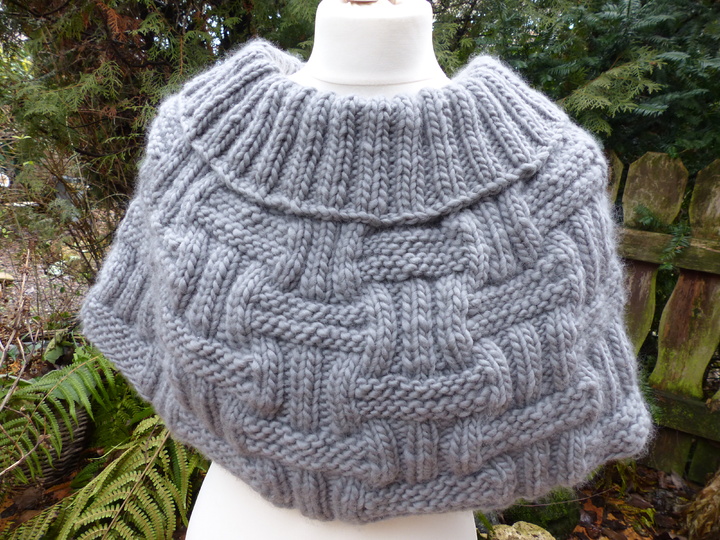 Strickanleitung Cape "Reise nach Brüggen"