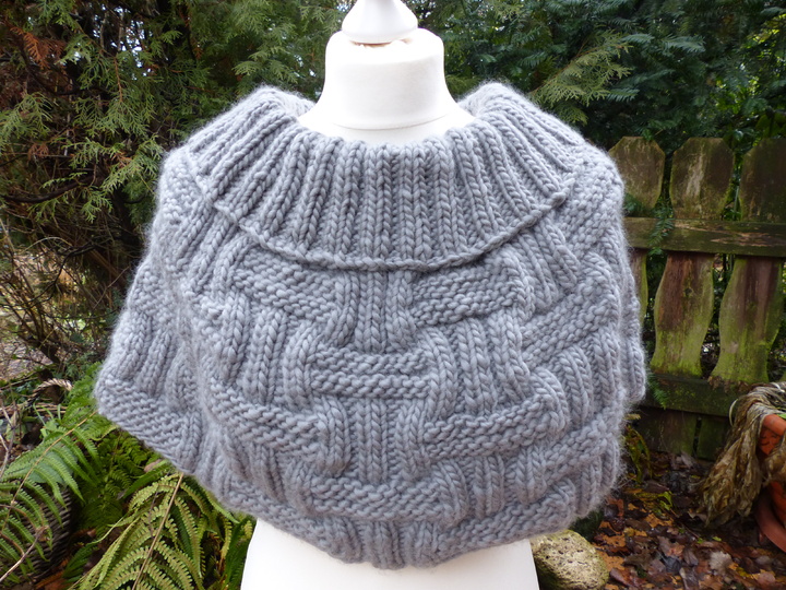 Strickanleitung Cape "Reise nach Brüggen"
