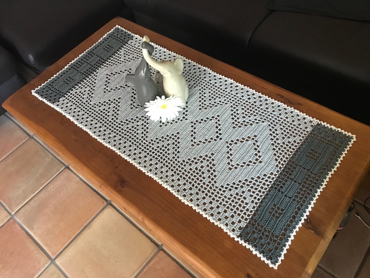 Häkeln / Tischläufer "Modern Art"