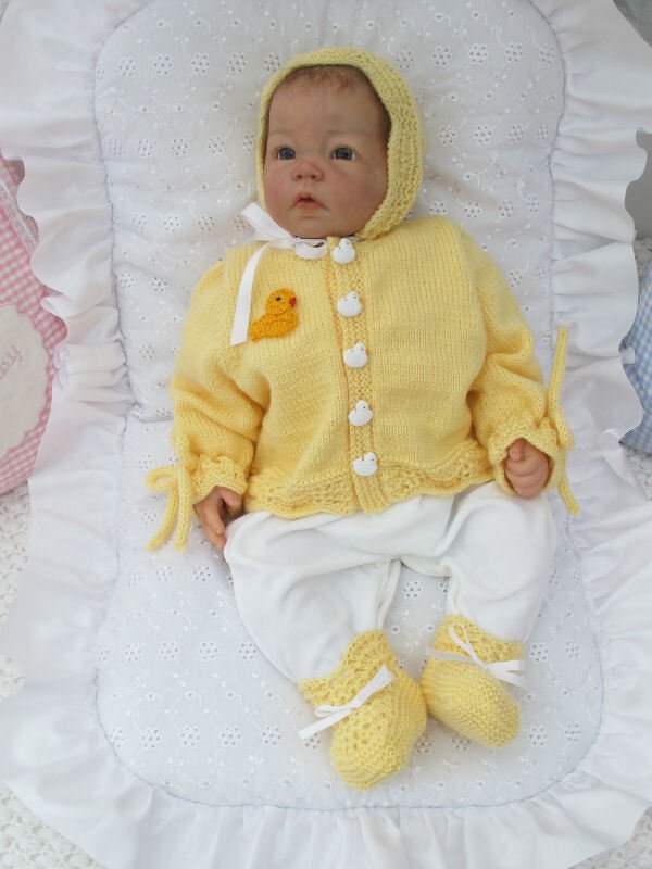 Strickanleitung Babygarnitur Entchen Gr. 56 für Baby und Reborn - Bild 4