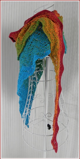 Tuch "Bad Dürrheimer Kurschatten gehäkelt" mit 1 BOBBEL-COTTON von Woolly Hugs