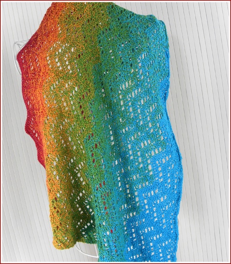 Tuch "Bad Dürrheimer Kurschatten gehäkelt" mit 1 BOBBEL-COTTON von Woolly Hugs