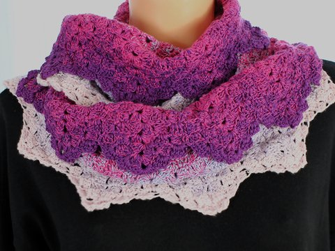 Häkelanleitung Loop mit Zacken in Lila, Flieder, Rose