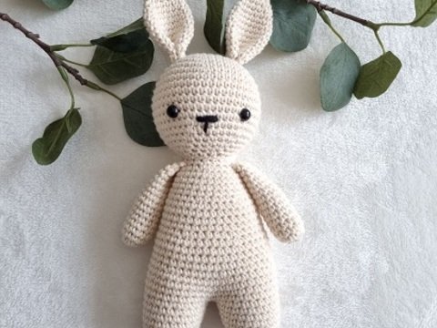 Häkelanleitung Hase Molly auf Deutsch