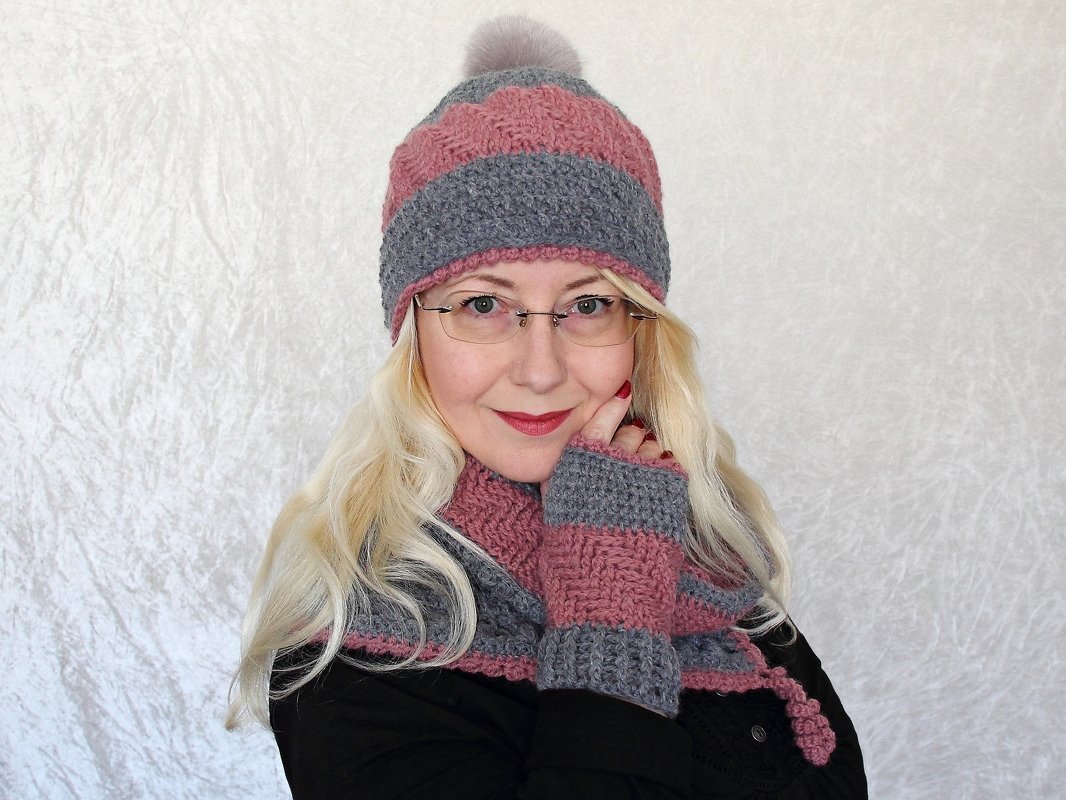 Crochet pattern hat and wrist warmers Snuggly - Image 4