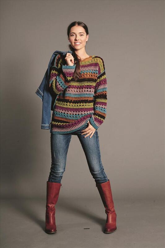 Gehäkelter Pullover mit außergewöhnlichem Rautenmuster