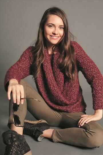 Gehäkelter Pullover mit Wickeleffekt