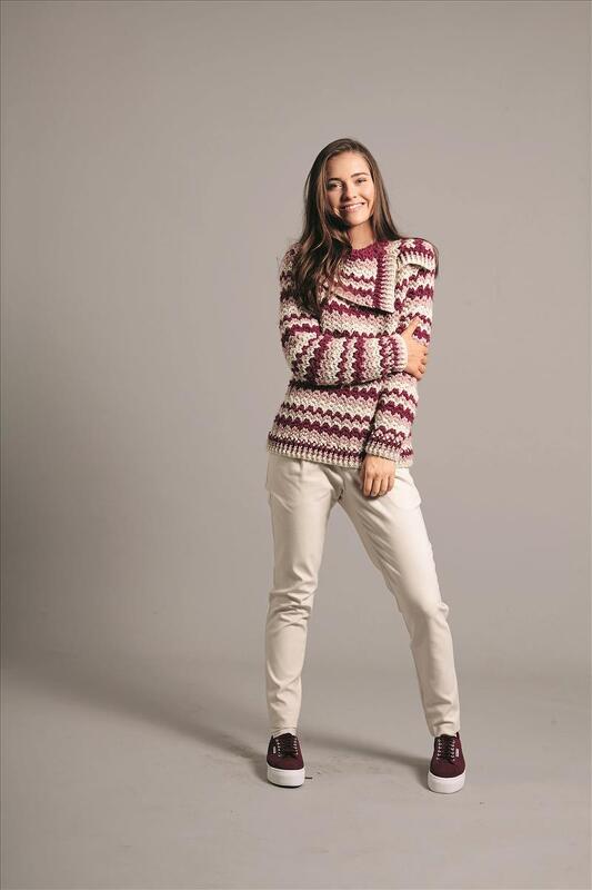 Gehäkelter Pullover mit lässigem Kragen
