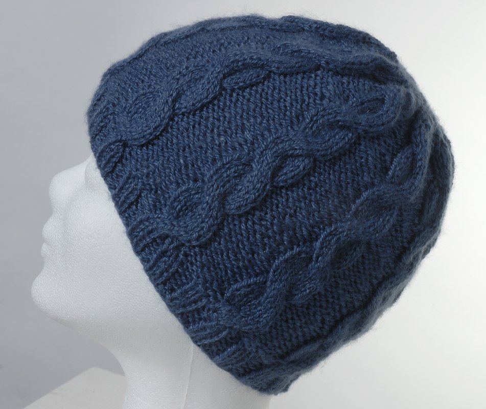 Mütze mit Zopfmuster