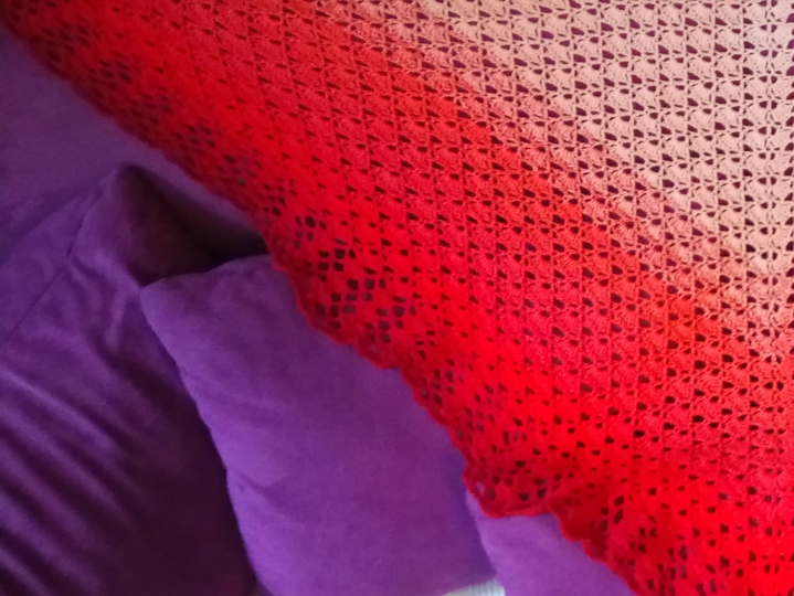 Häkelanleitung Dreieckstuch "Morgenröte" aus einem Bobbel 1000m, 3-fädig