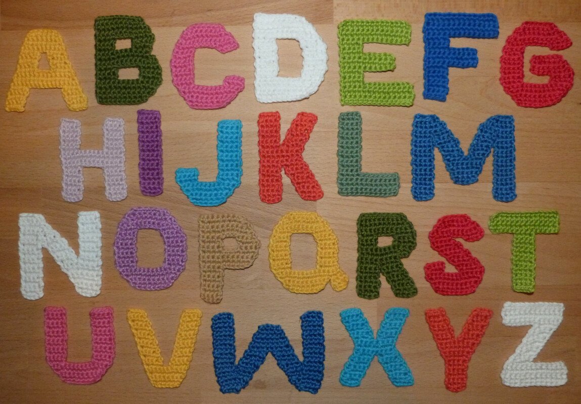 Crochet pattern for alphabetic characters, letters from A to Z