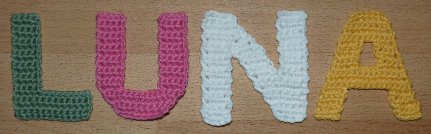 Crochet pattern for alphabetic characters, letters from A to Z