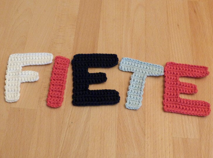 Crochet pattern for alphabetic characters, letters from A to Z