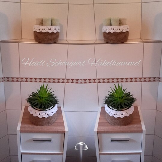 Körbchen-Set mit Spitze und Eierbechern fürs Frühstück, Jutegarn, Paketband, Baumwollgarn, Häkelanleitung