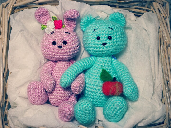 Süße Freunde Bärchen und Häschen häkeln