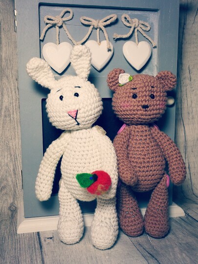 Süße Freunde Bärchen und Häschen häkeln