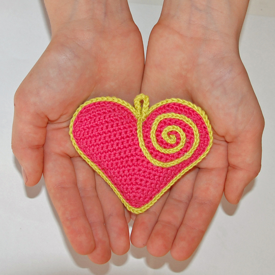 Crochet pattern for Cute Heart Souvenir. In love. Valentine's Day gift