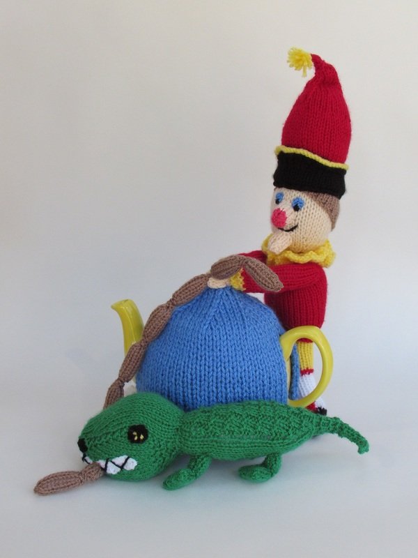 Mr Punch Tea Cosy Knitting Pattern - Image 4