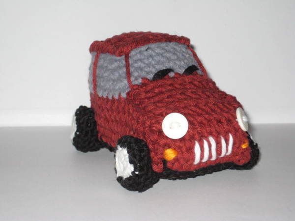 Maroon car crochet pattern