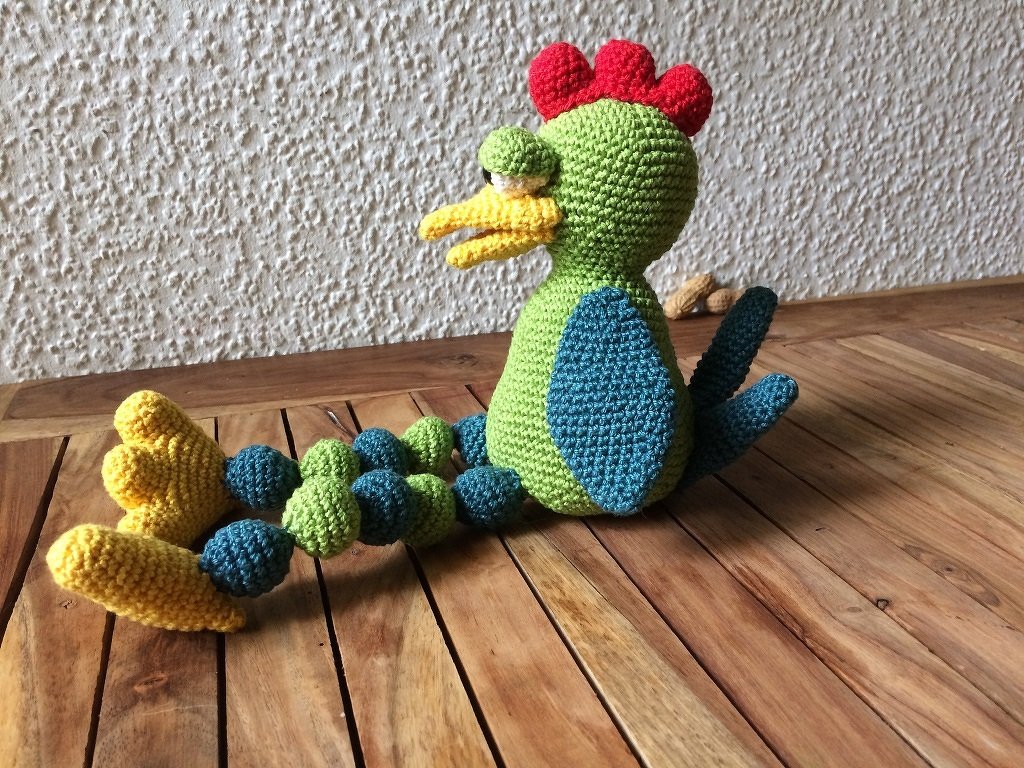 Häkelanleitung für einen „stolzen Gockel“, Kantenhocker