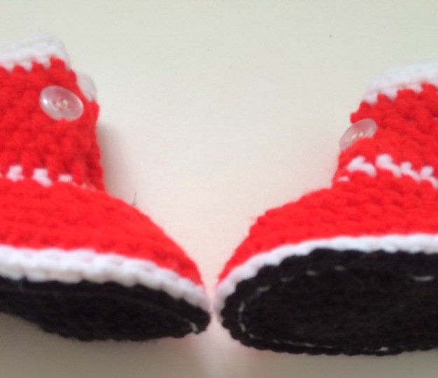Crochet Baby Boots for beginner pattern, unisex, 2 sizes