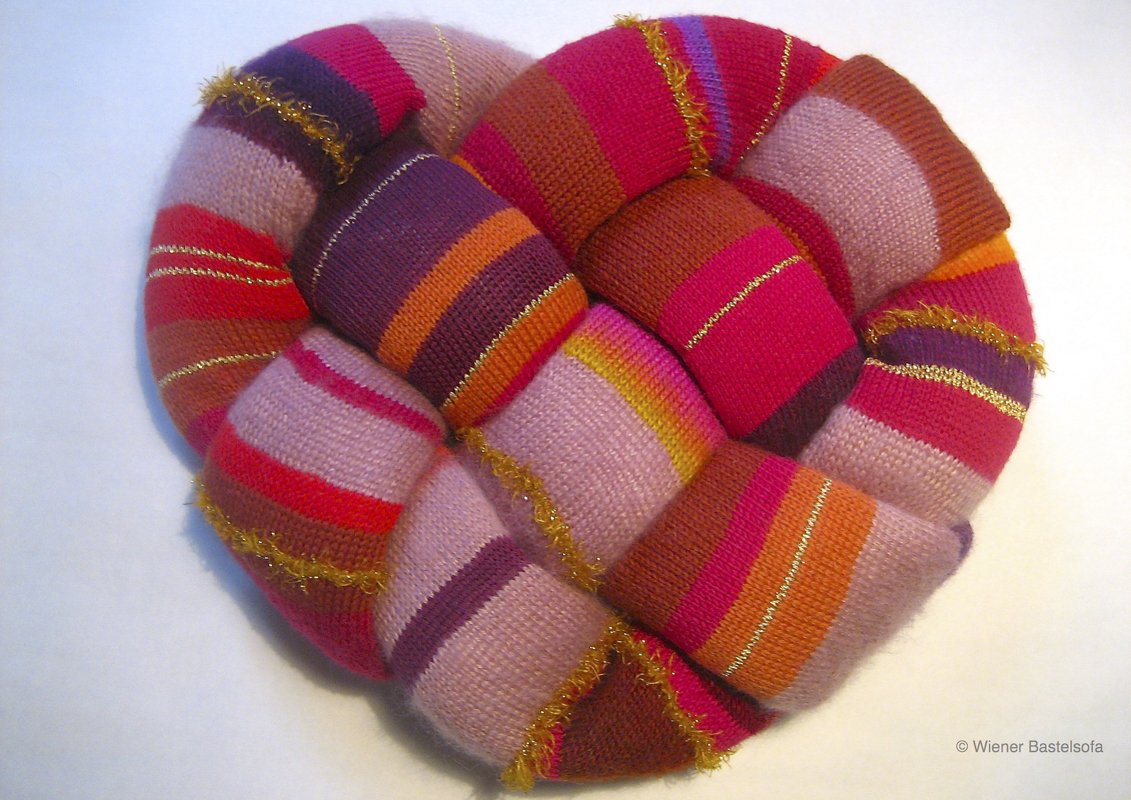 „Großes Herz“ geflochtenes Kissen, für Anfänger, Polster, Herz, stricken, Valentine, Muttertag, Wollfasten, Reste