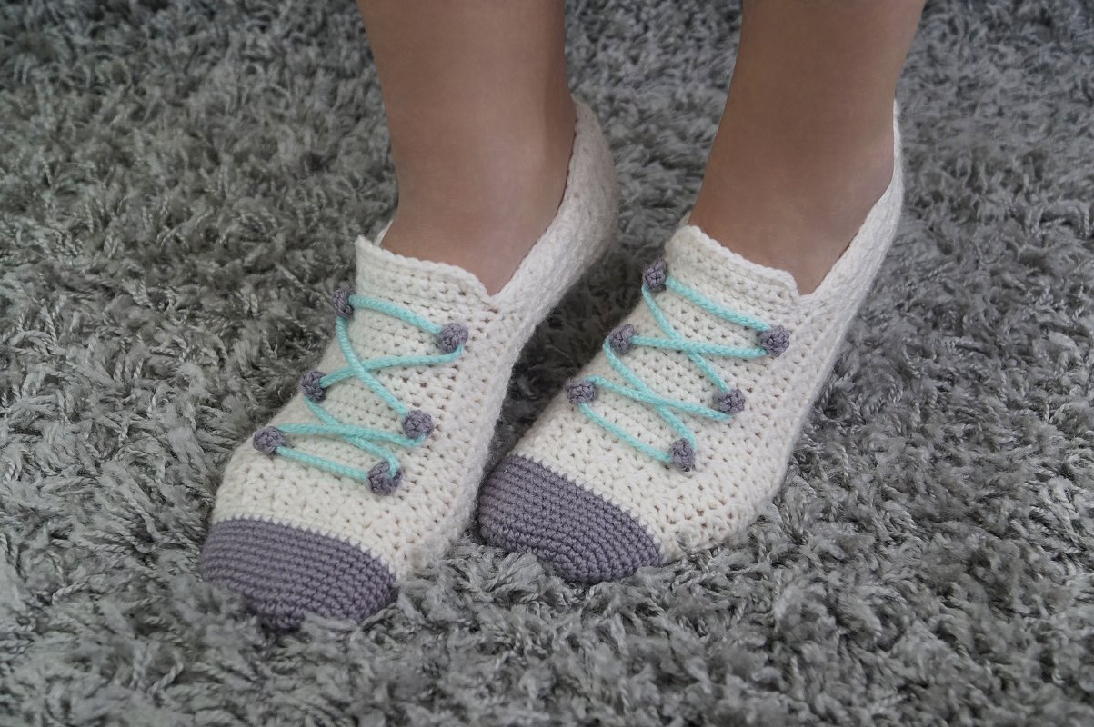 Häkelanleitung Socken mit Sneaker-Optik (36-43)