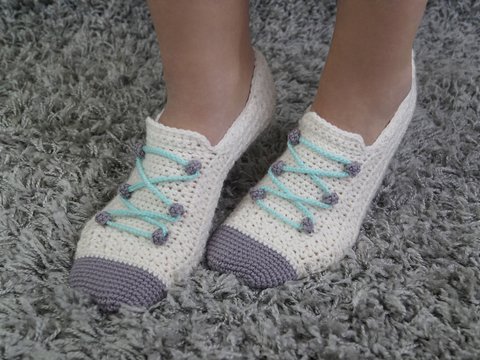 Häkelanleitung Socken mit Sneaker-Optik (36-43)